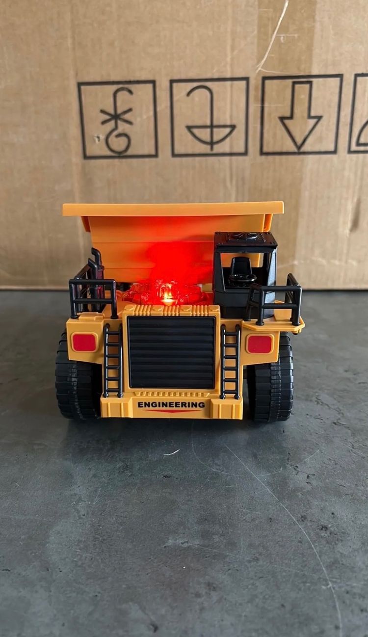 Engineering Vehicle Dump Truck Remote Control image 2
