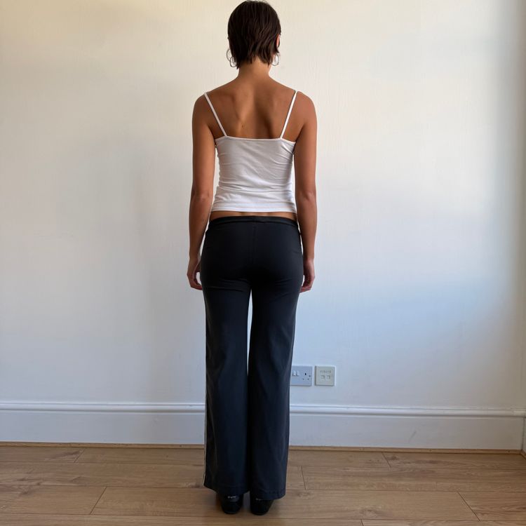 Black o-ring Adidas flared yoga pants - Size XS imagen 5