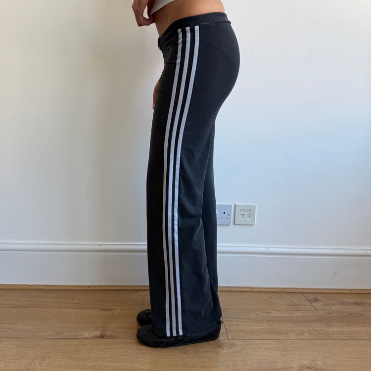 Black o-ring Adidas flared yoga pants - Size XS imagen 6