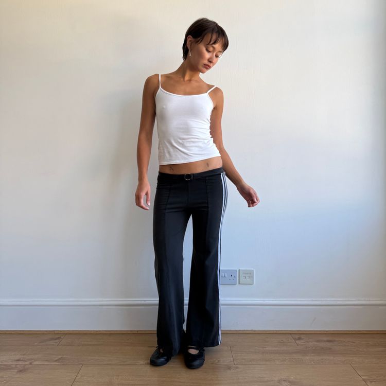 Black o-ring Adidas flared yoga pants - Size XS imagen 2