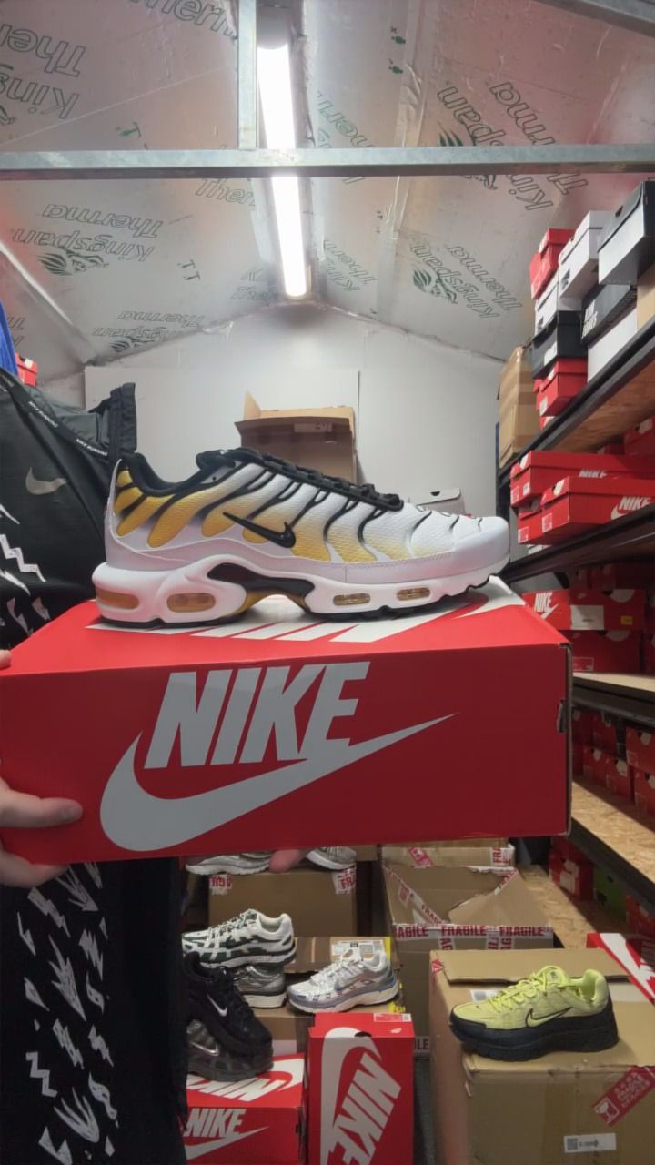 Nike nike air max plus tn UK9.5 new  product image