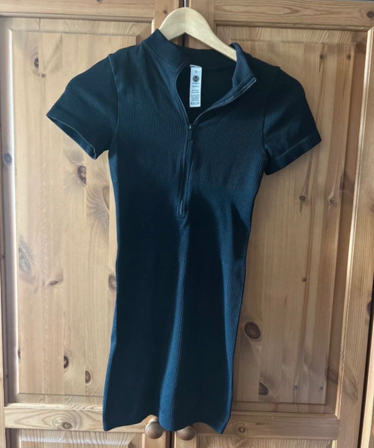 Black Short Sleeve Dress With Zipper imagen 1
