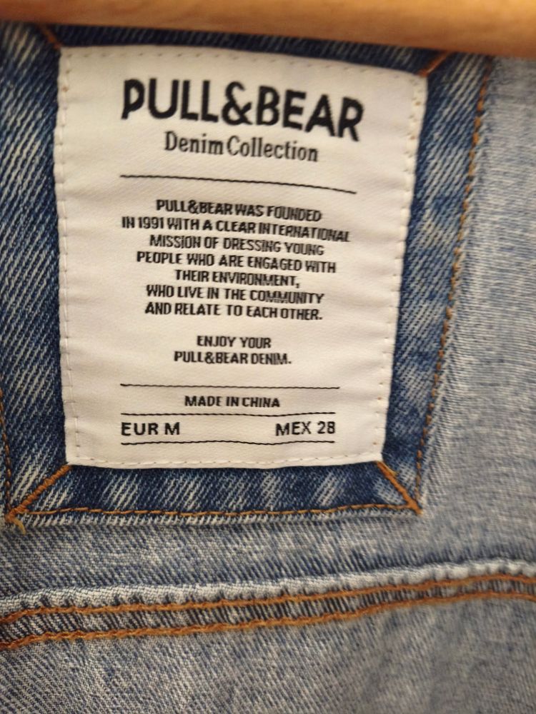 Pull&Bear Distressed Denim Jacket obraz 3