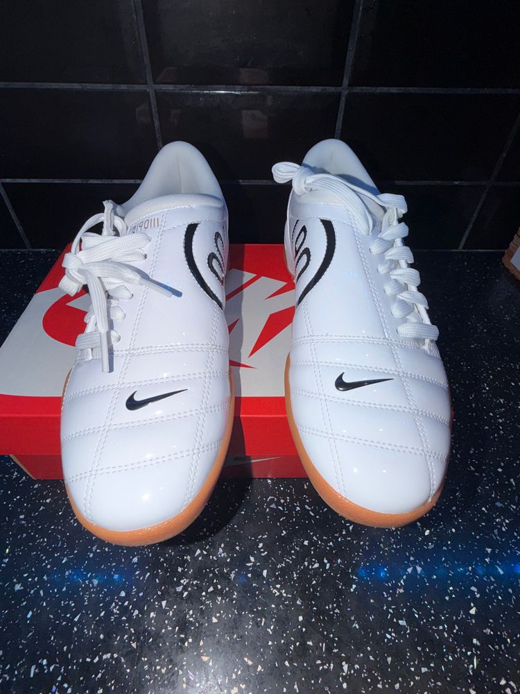 Immagine di Nike T90 Indoor Soccer Shoes 4