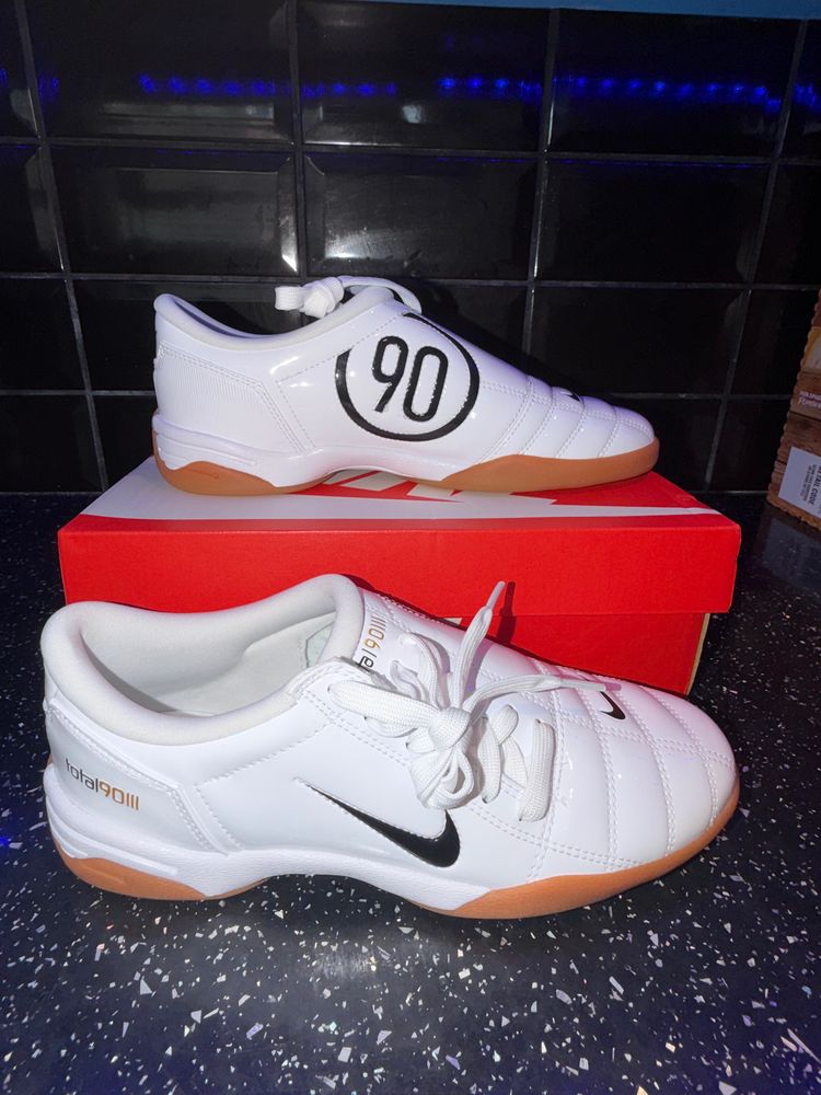 Immagine di Nike T90 Indoor Soccer Shoes 9