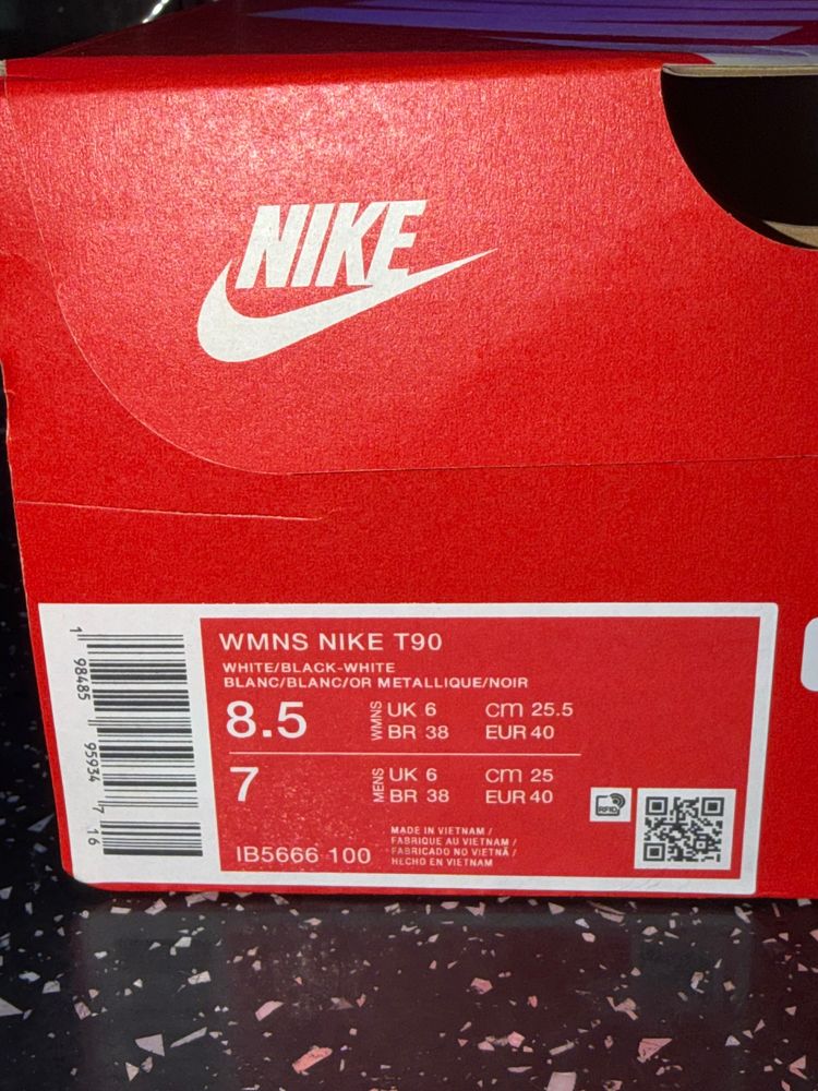 Immagine di Nike T90 Indoor Soccer Shoes 6