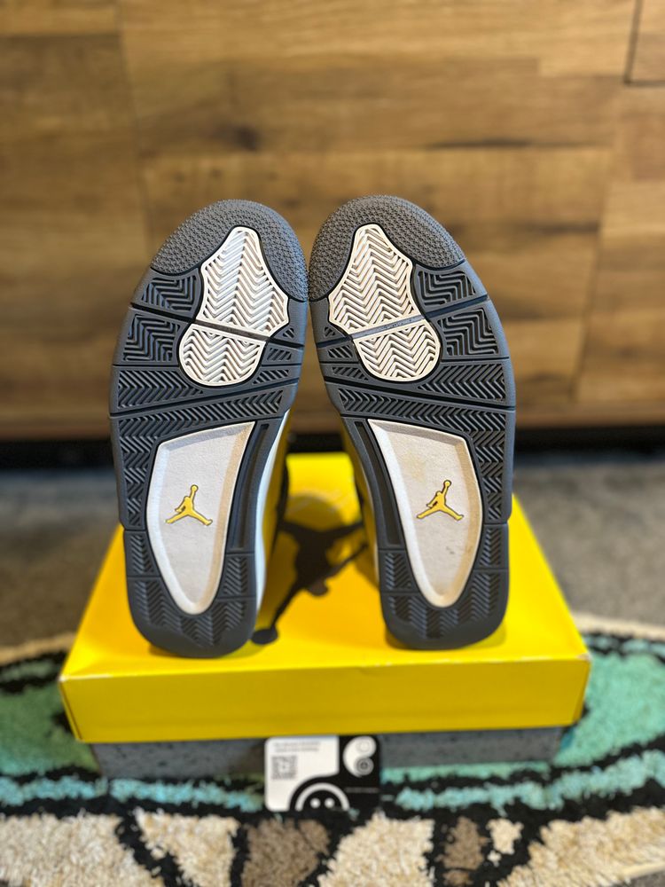Nike Air Jordan 4 “Lightning” U.K. 9 obraz 3