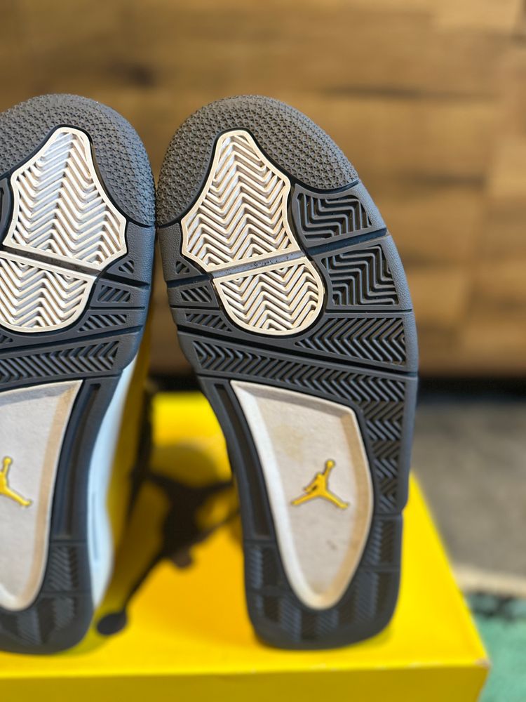 Nike Air Jordan 4 “Lightning” U.K. 9 obraz 5