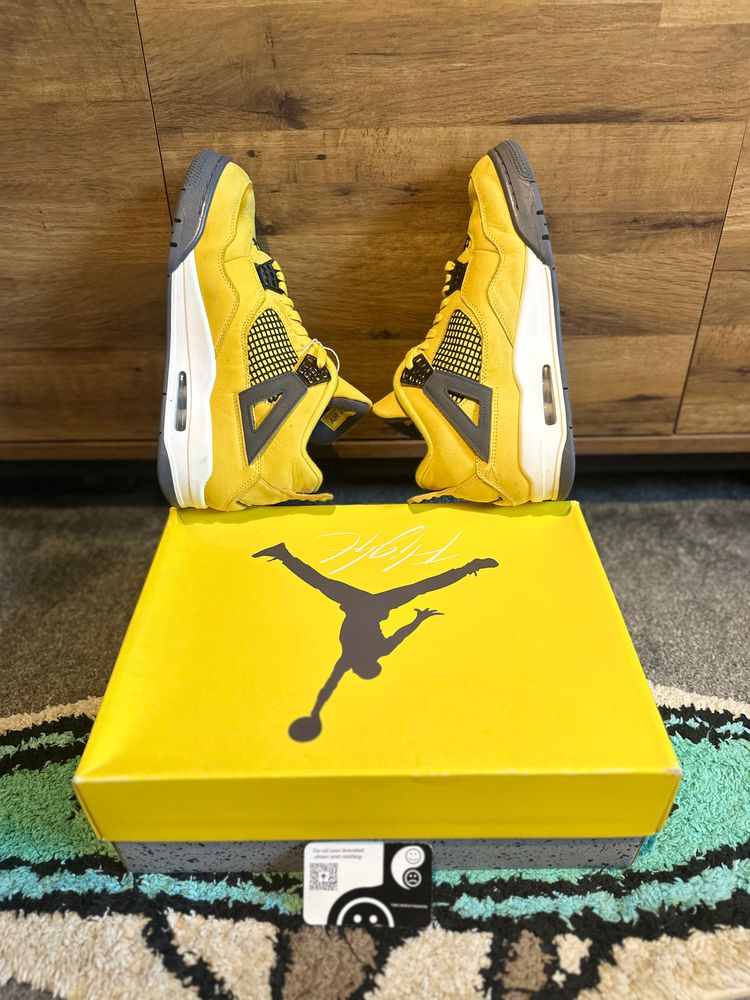 Nike Air Jordan 4 “Lightning” U.K. 9 obraz 6
