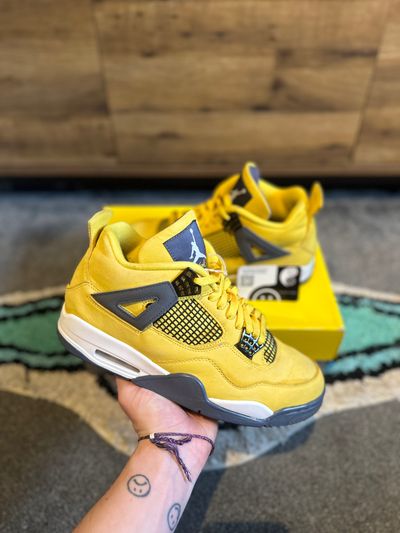 Nike Air Jordan 4 “Lightning” U.K. 9