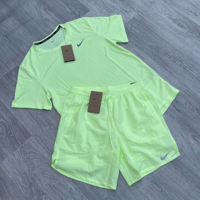 Nike Dri Fit Miler Challenger T-Shirt Top and 7" Running Shorts Set - Volt