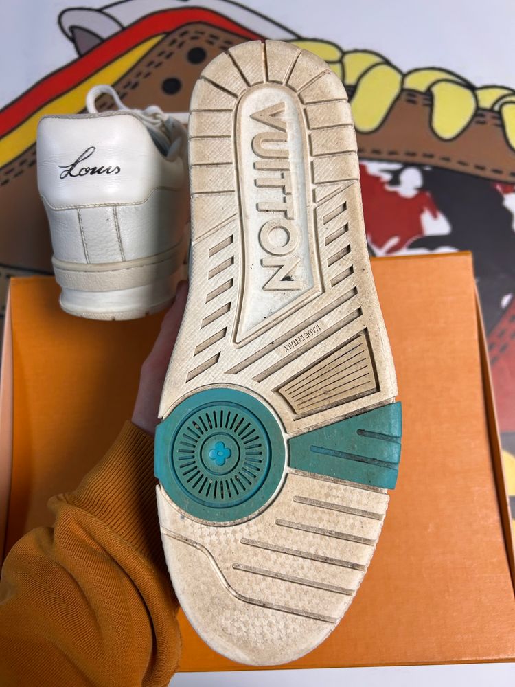 Louis Vuitton Trainer  White Leather 8.5 image 6