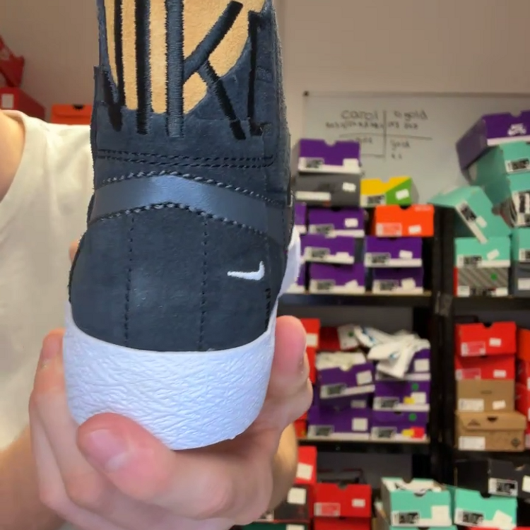 Nike NIKE SB BLAZER UK 5.5 product image