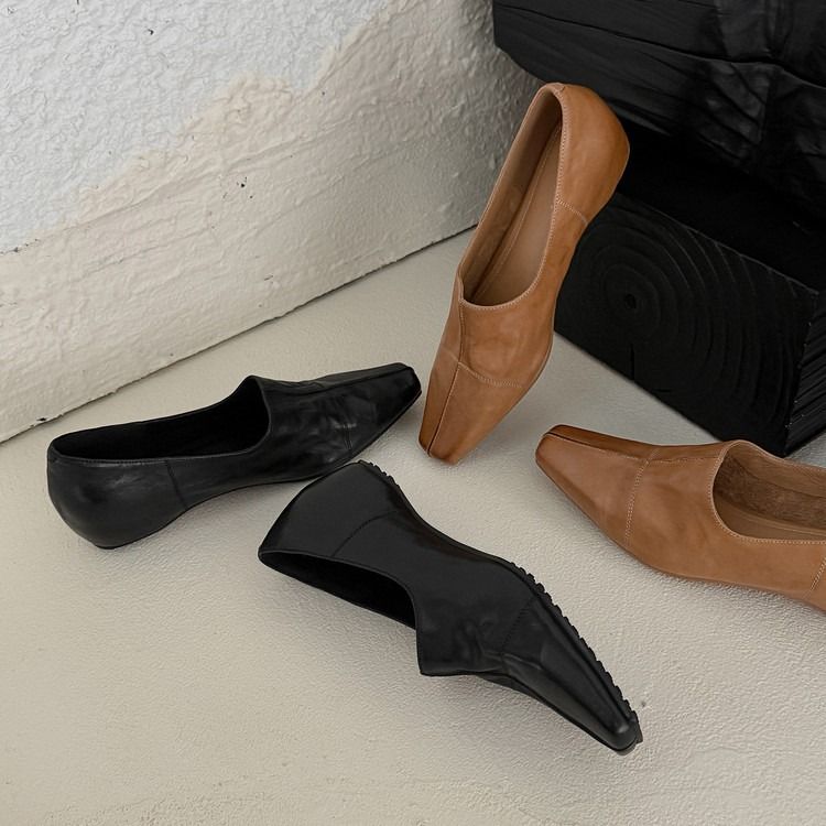 Immagine di Black And Brown Leather Flats 1