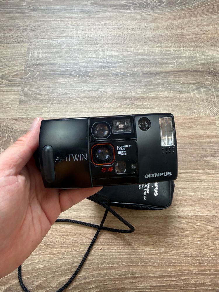 Black Olympus AF-1 Twin 35mm Point-and-shoot Film Camera image 2