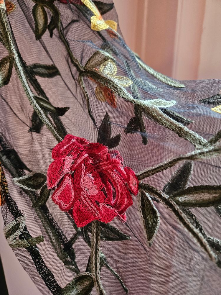 Black Dress With Floral Embroidered Mesh Sleeves obraz 6