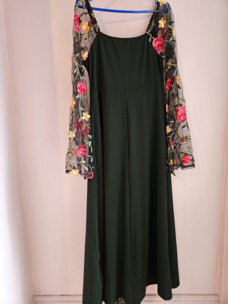 Black Dress With Floral Embroidered Mesh Sleeves obraz 3