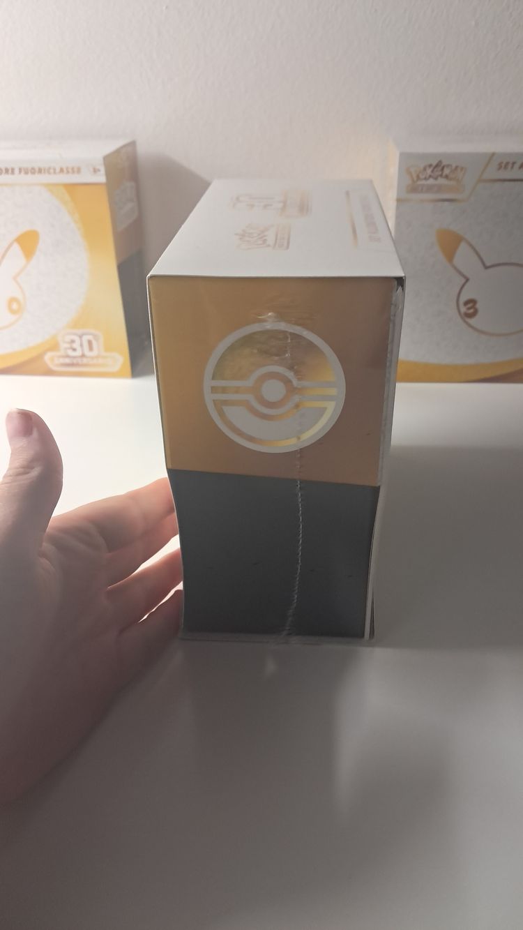 Pokémon Etb 30th anniversario sigillato image 3