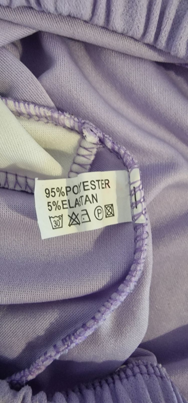 Lavender Hoodie With White Accents obraz 2