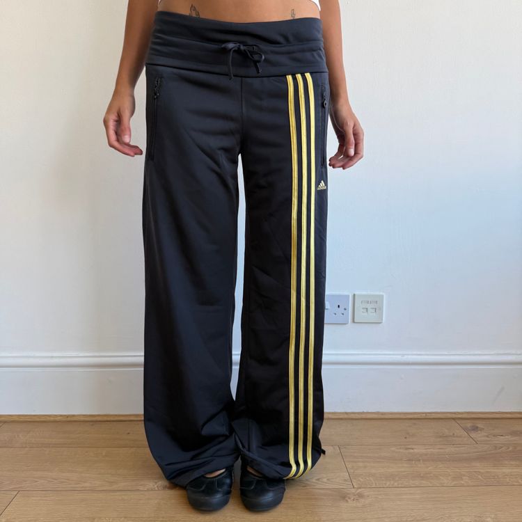 Navy + yellow Adidas track pants - Size M/L obraz 4