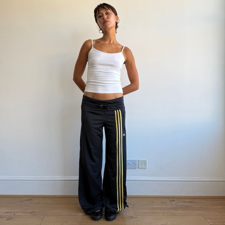 Navy + yellow Adidas track pants - Size M/L obraz 3