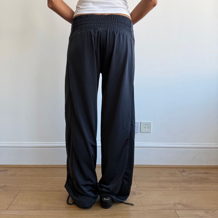 Navy + yellow Adidas track pants - Size M/L obraz 7