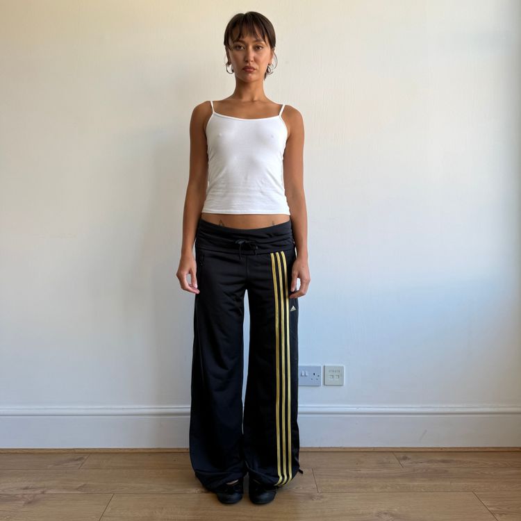 Navy + yellow Adidas track pants - Size M/L obraz 9