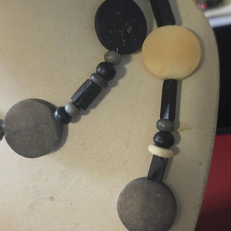 Immagine di Black And Beige Horn Beaded Necklace 8