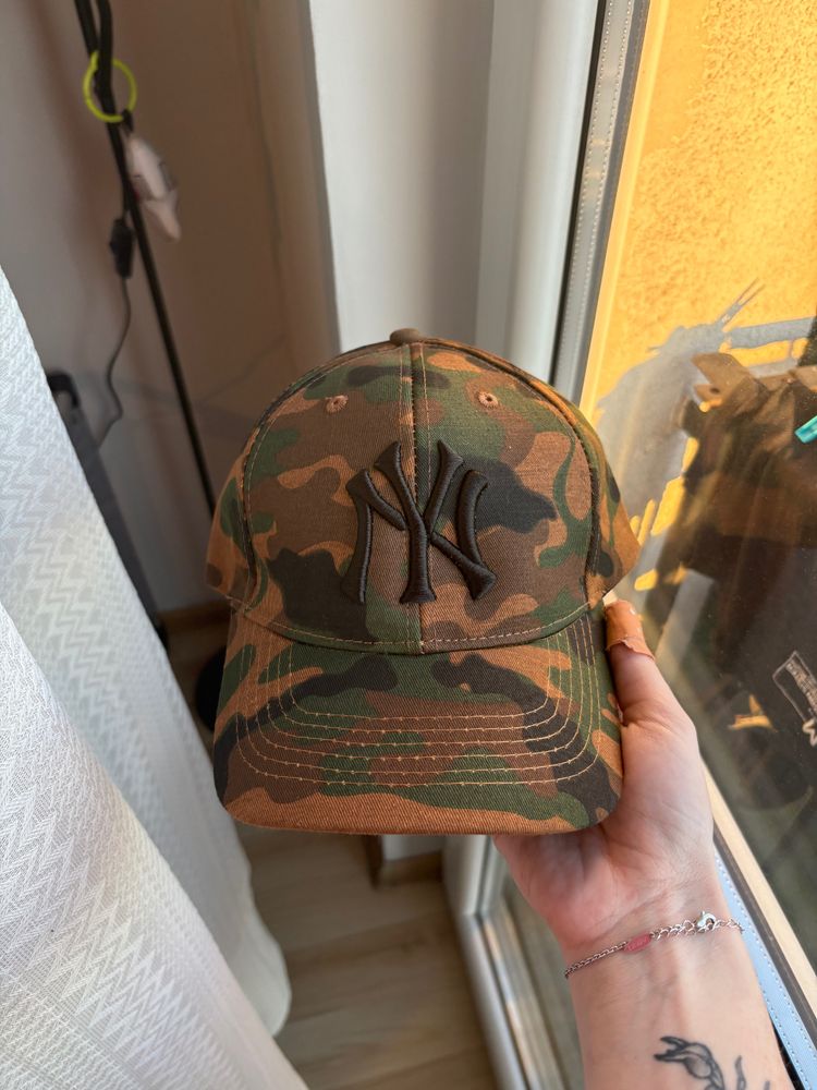New York Yankees Camo Baseball Cap image 2