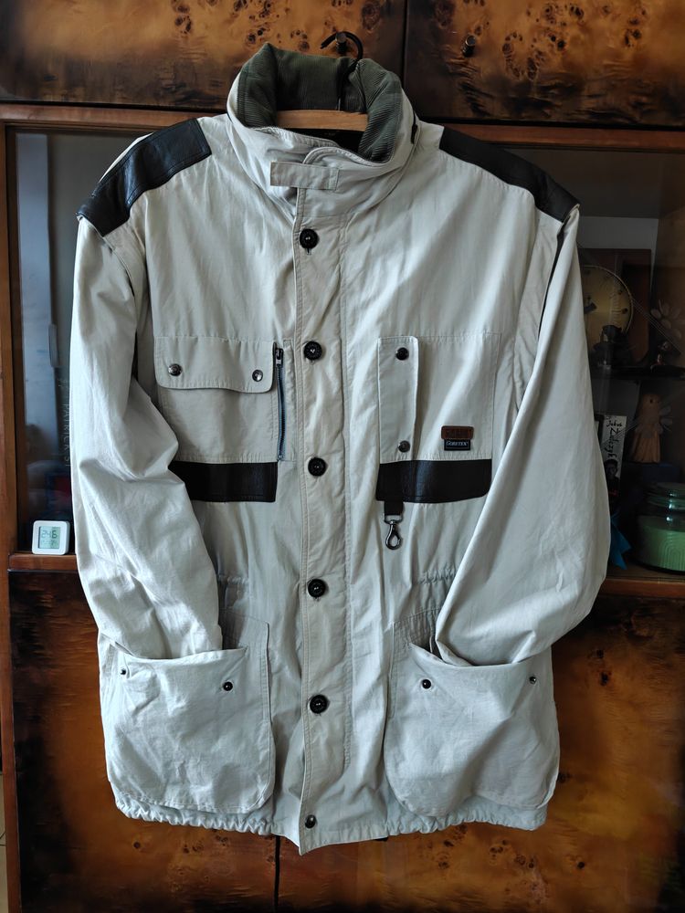 Ciesse Piumini XL goretex vintage Light-Colored Jacket With Black Accents
