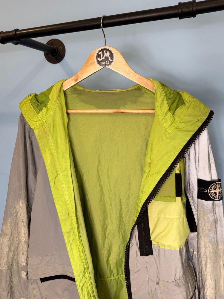 Immagine di Medium Stone Island Silver Green Plated Reflective Jacket Mussola Gommata Jacket 6