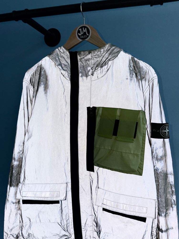 Immagine di Medium Stone Island Silver Green Plated Reflective Jacket Mussola Gommata Jacket 2