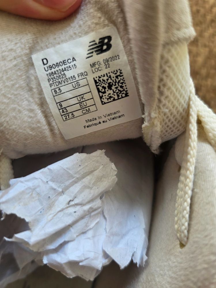 New Balance 9060 Rain cloud/sea smoke, White colourway image 2