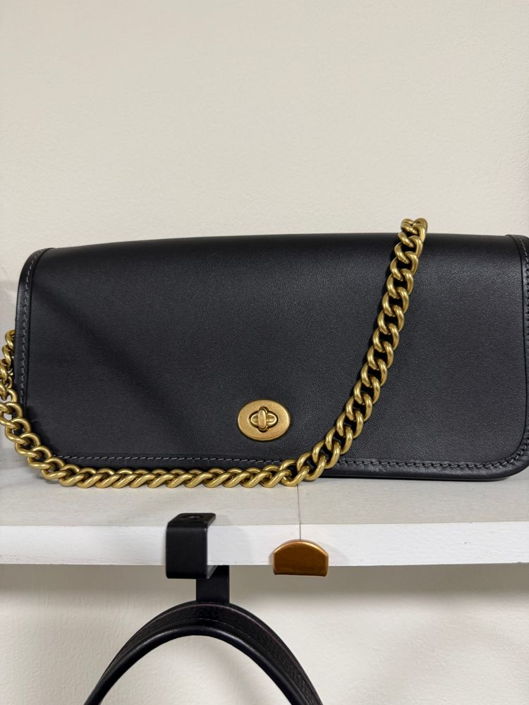 Black Leather COACH  Shoulder Bag With Gold Chain Strap