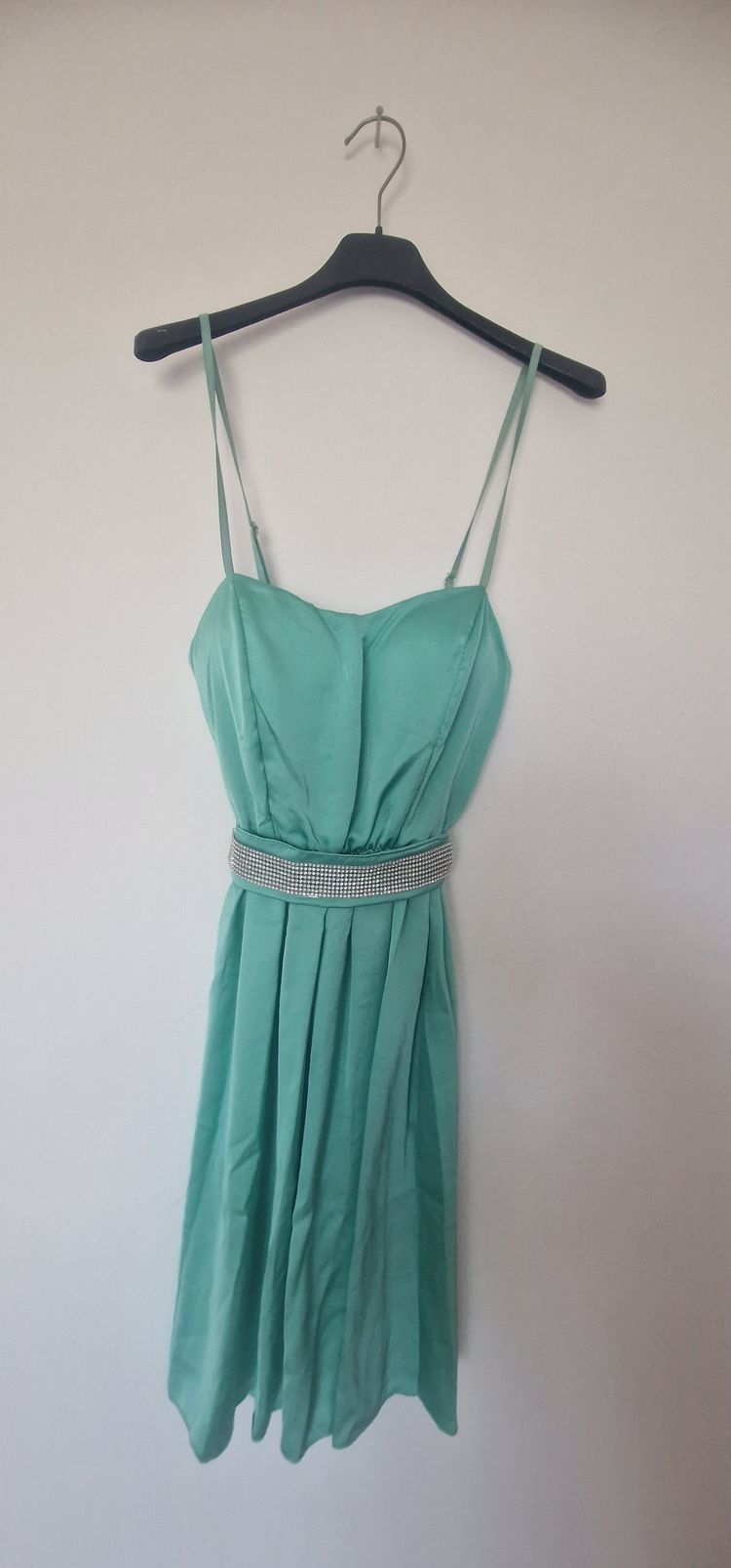 Green Sleeveless Dress With Silver Waistband