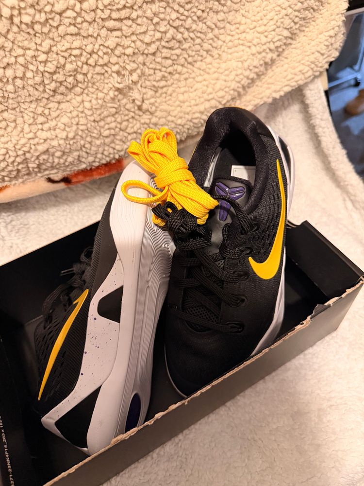 Nike Kobe Ix Low Em (Gs) Sneakers UK4 imagen 2