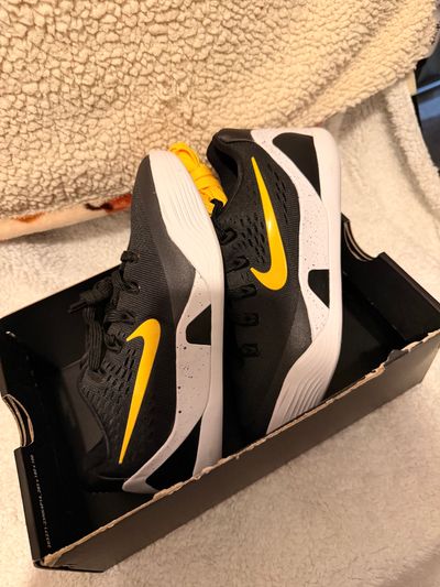 Nike Kobe Ix Low Em (Gs) Sneakers UK4