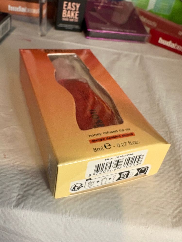 Gisou Honey Infused Lip Oil 3
