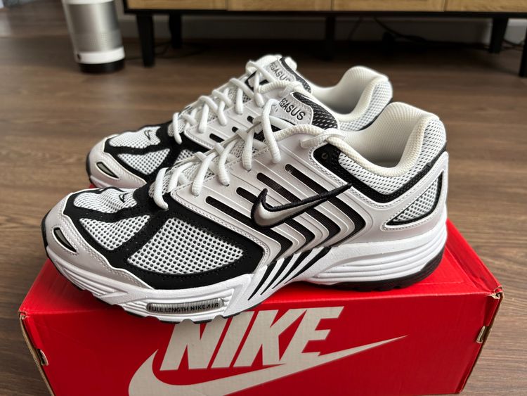 Nike Nike Air Pegasus 2005 Sneakers product image