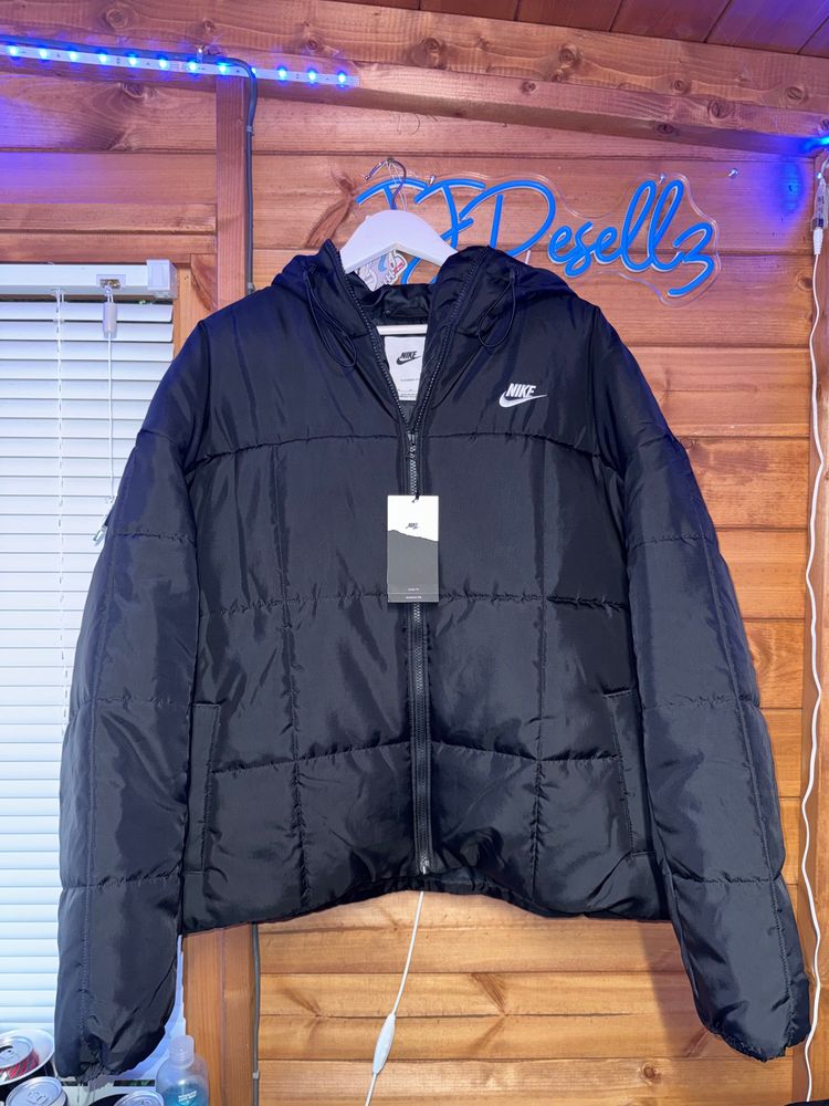 Nike Women'S Black Puffer Jacket XL