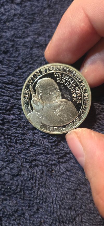 £5). Windsor mint Commemorative Coin