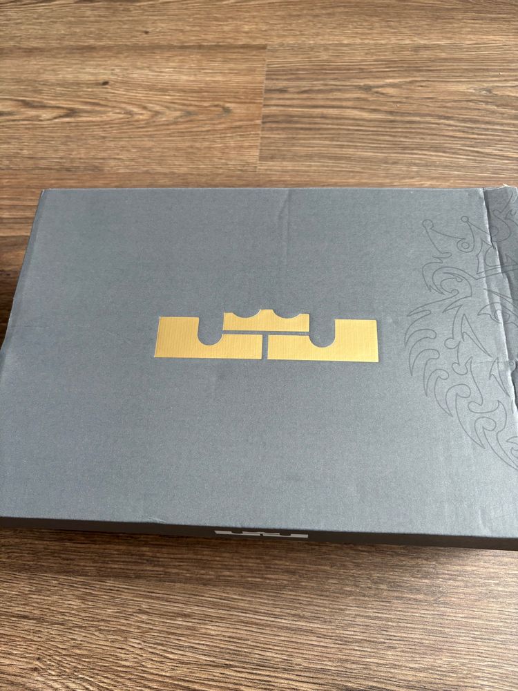 Nike Lebron Witness Ix Sneakers image 8