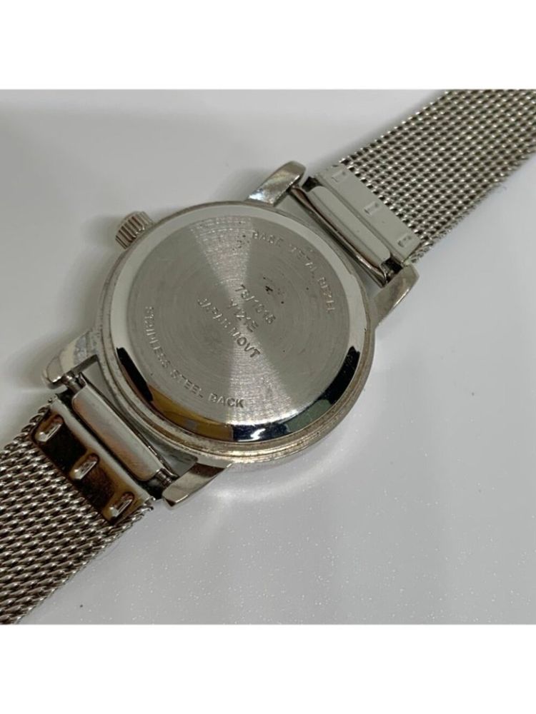 Immagine di Silver Wristwatch With Crystal Bezel And Mesh Strap 1