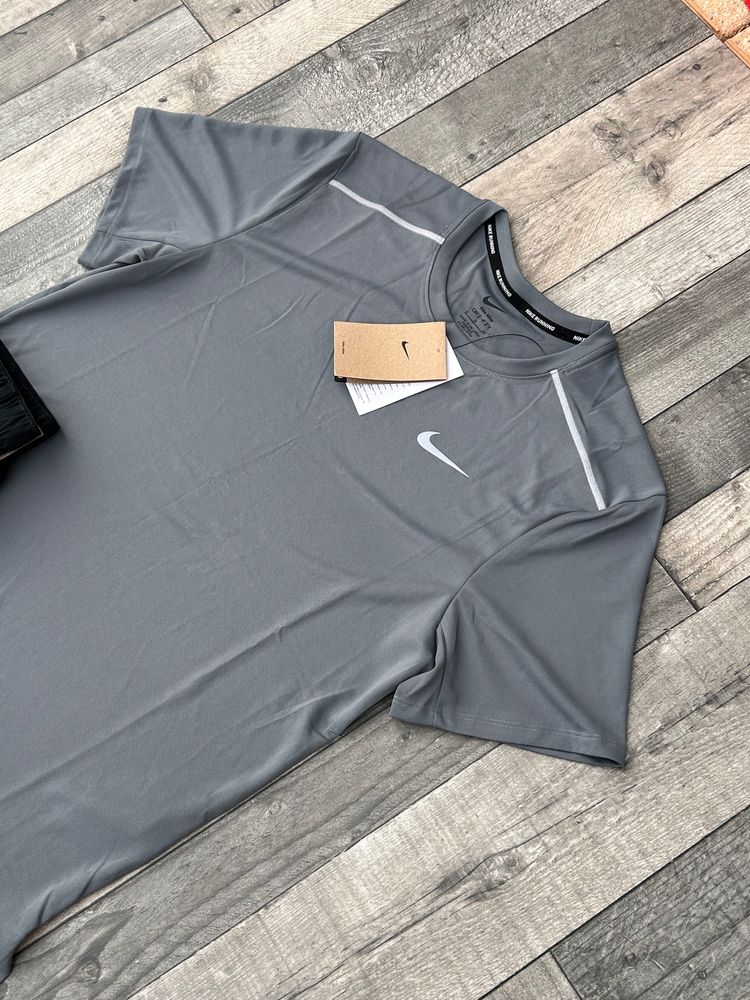 Nike Dri-Fit Miler T-shirt & Short Set - ‘Smoke Grey’ - Size Small   4