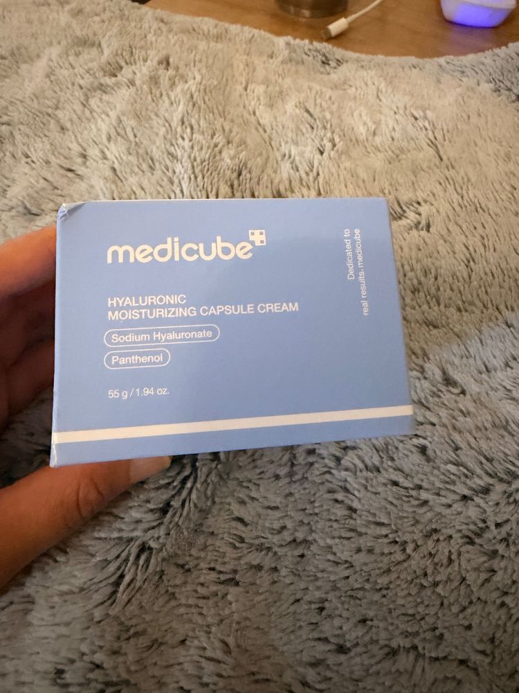 Medicube Hyaluronic Moisturizing Capsule Cream imagen 3