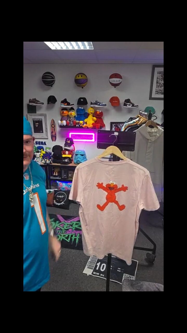 Kaws elmmo kaws tee size m product image