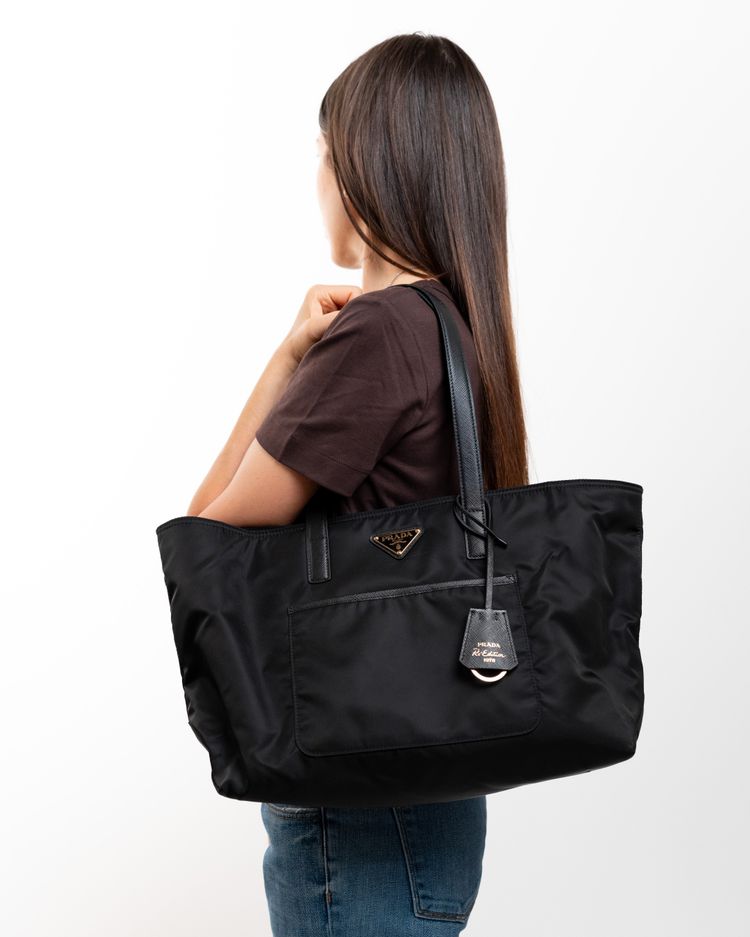 Prada Borsa Tote Re-Edition 1978 Large Re-Nylon Nera — Pre-owned Autentica imagen 10