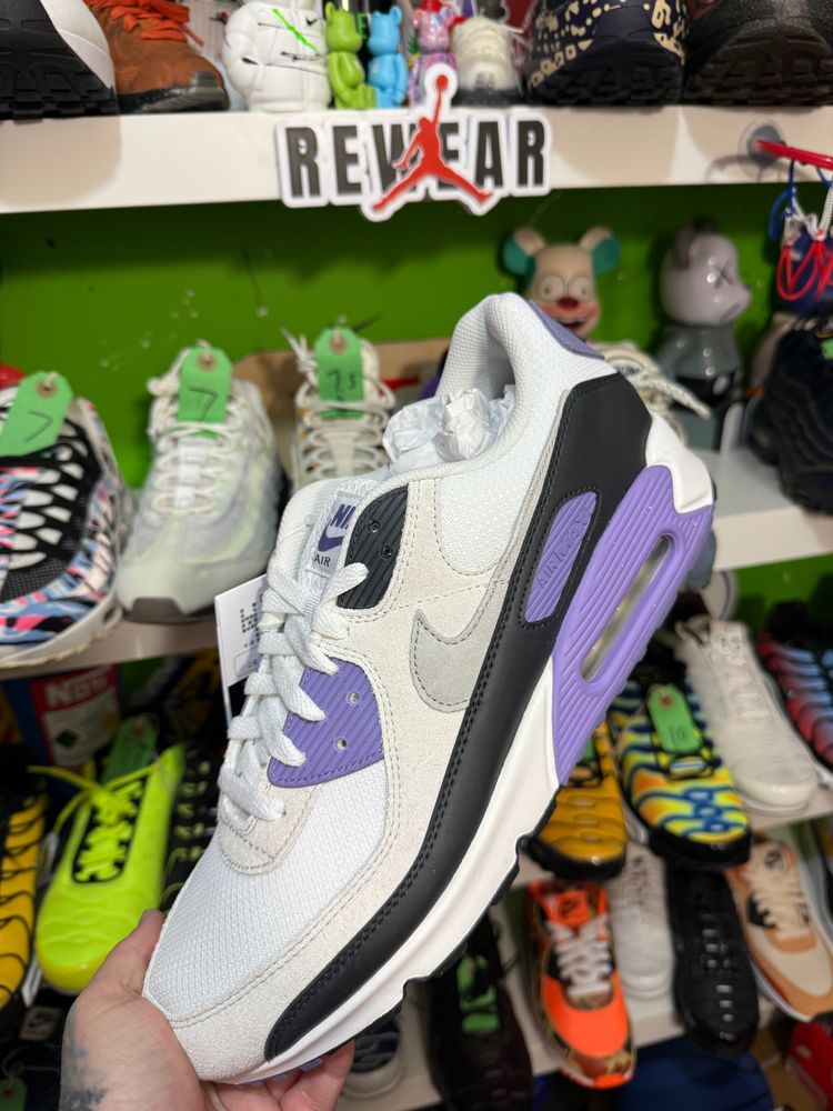 Nike Air Max Sneaker 11.5 U.K. new replacement box 