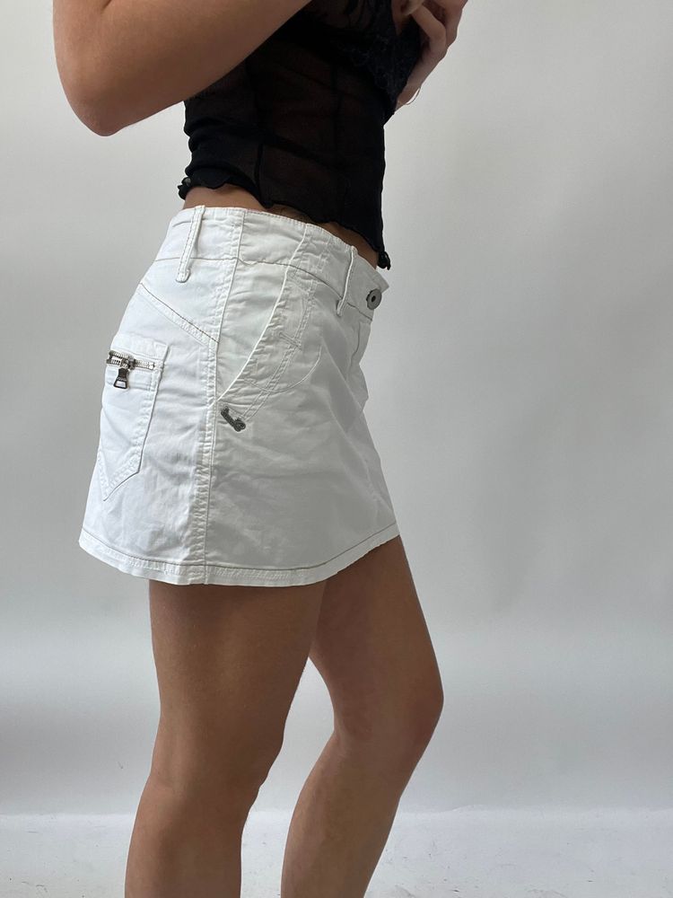 PUB GARDEN DROP | medium white cargo style mini skirt 3