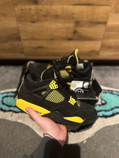 Nike Air Jordan 4 “Yellow Thunders ” U.K. 9.5